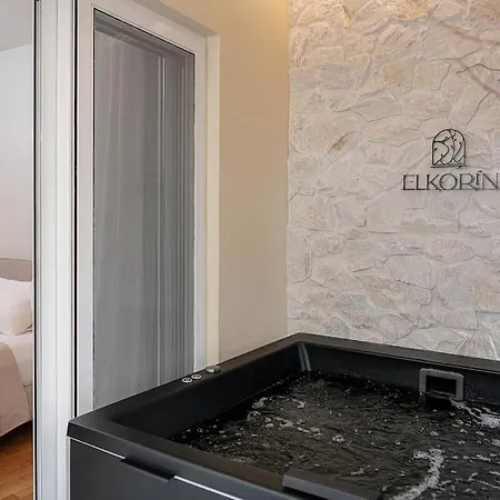 Elkorin Jacuzzi Luxury Living Apartment *